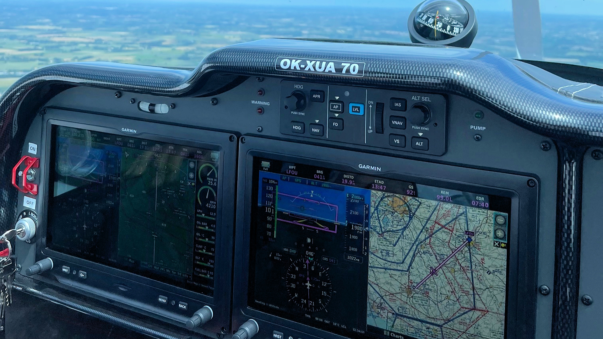 The dashboard of the Saumur Air Club Sting S4
